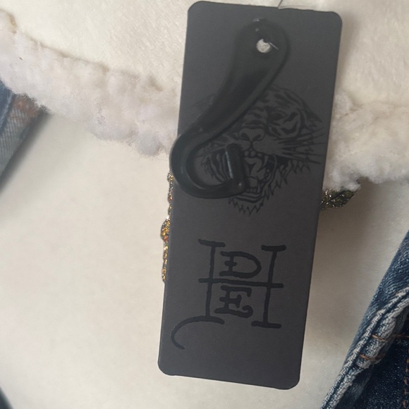 Ed Hardy Ivory Hat with Skull & Floral Embroidery NWT - Picture 7 of 11